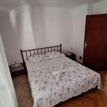 Apartment Esto - One Bedroom With Terrace 1 *
