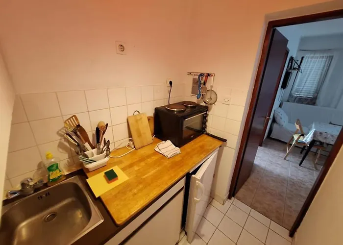 Esto - One Bedroom With Terrace 1 דירה *