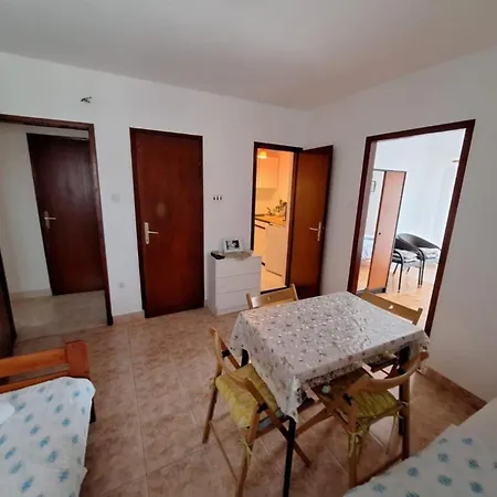 Esto - One Bedroom With Terrace 1 شقة *