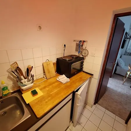 Esto - One Bedroom With Terrace 1 شقة *